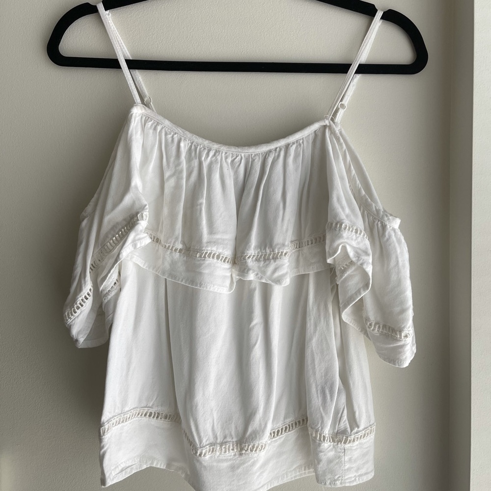 CROPPED OPEN-SHOULDER TOP